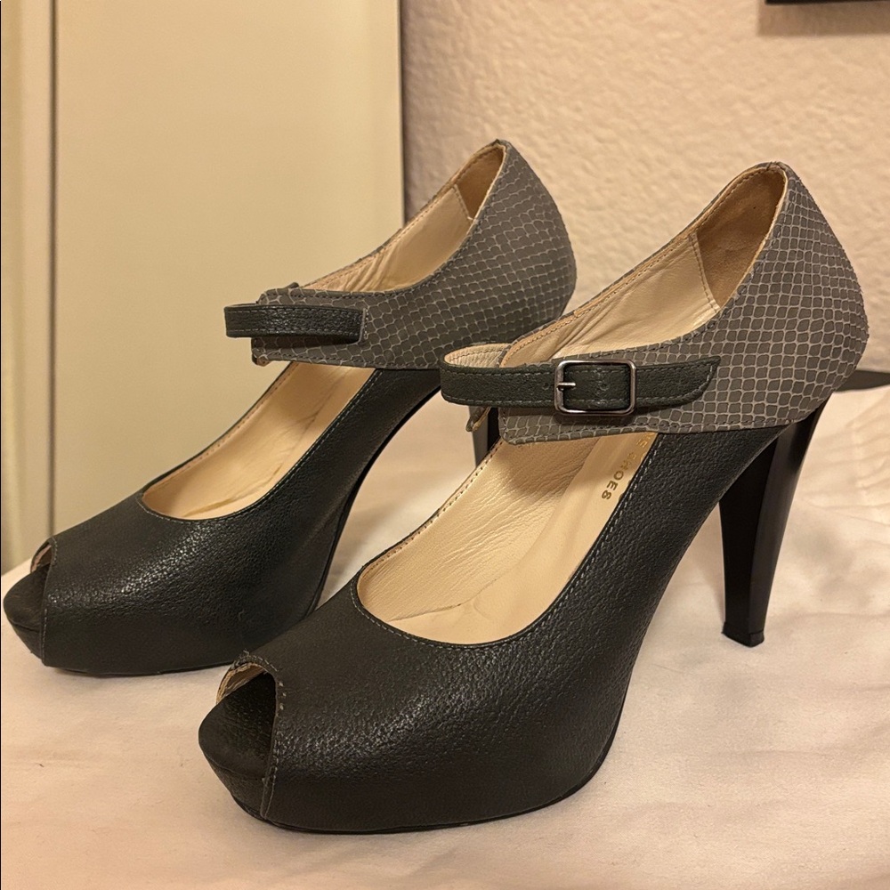 Elegant platform heels